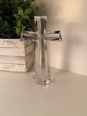 Teleflora Crystal Cross Bohemian 24% Lead Crystal   Made In Czech Republic